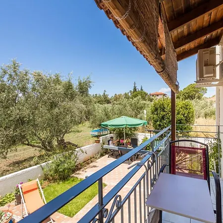 Aparthotel Lefkis & Stoupa