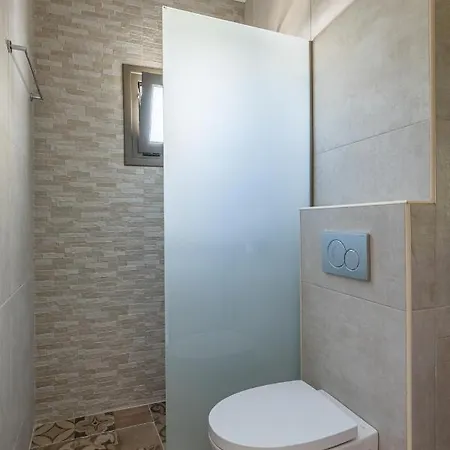 Apart Otel Lefkis & 4*