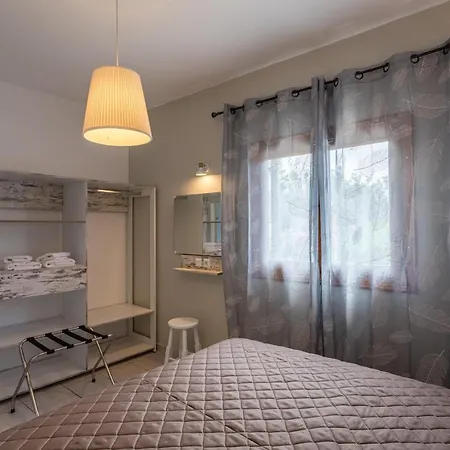 Lefkis & Apart Otel Stoúpa