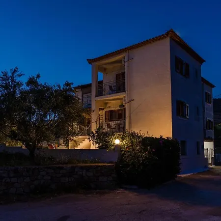 Apartmanhotel Lefkis & Sztúpa
