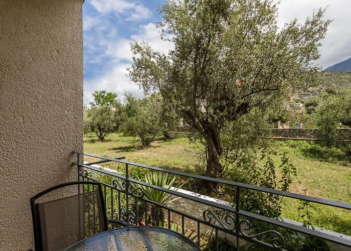 Apart-hotel Lefkis & Stoúpa