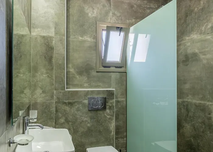 Lefkis & Aparthotel 4*