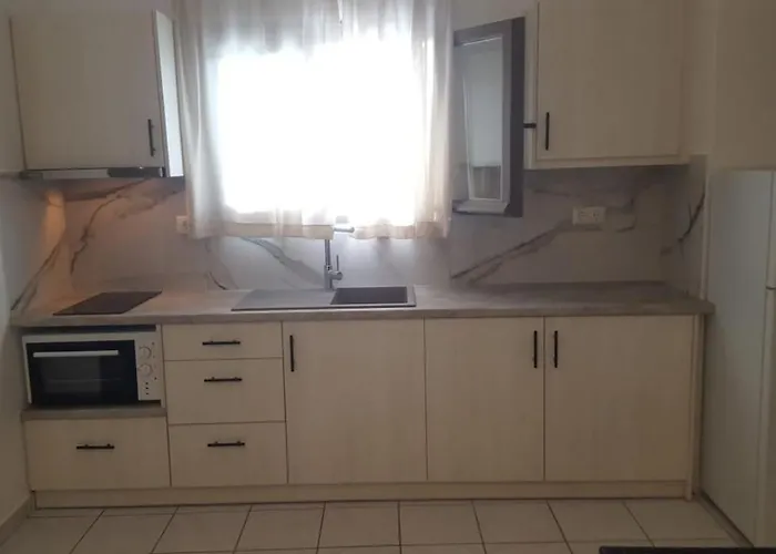 Aparthotel Lefkis & 4*