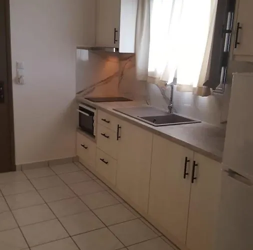 Lefkis & Aparthotel Stoúpa